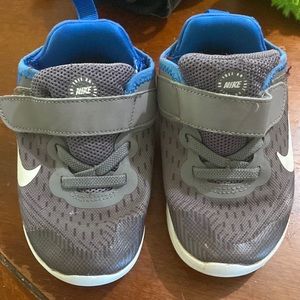 Toddler Nike sneakers